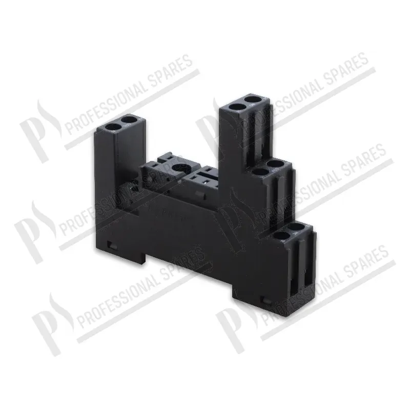 Socket relay