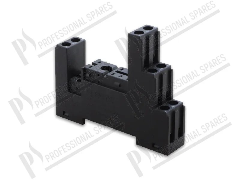 Socket relay